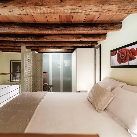 Apartment Borgovico 42 By Quokka 360 - Near The Train Station Of *