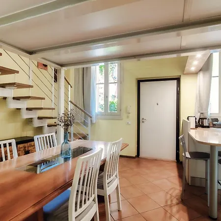 Borgovico 42 By Quokka 360 - Near The Train Station Of Apartmán *